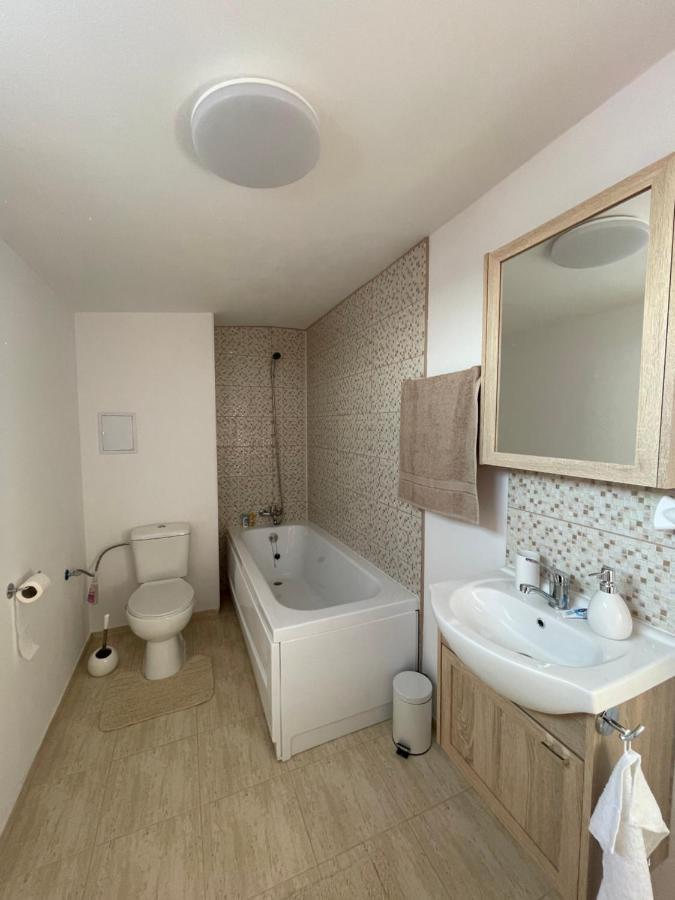 Jokai Apartments Nr9, Code Entry Sfantu Gheorghe  Ngoại thất bức ảnh